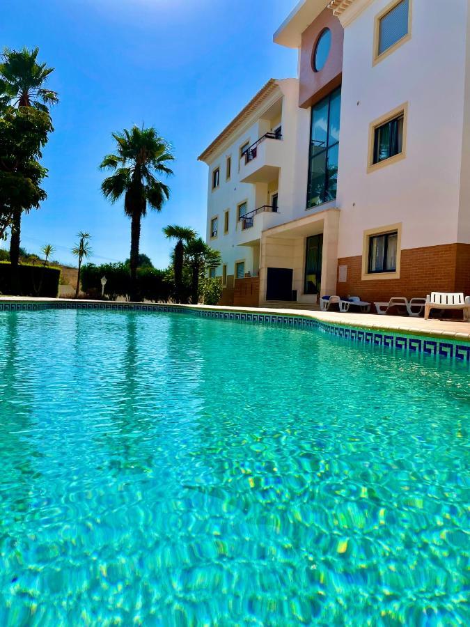 H&H: Chic Seaside Apartment Near Meia Praia Beach Lagos Exterior photo
